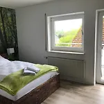 Landgasthof Zum Dorfkrug * Schoneberg (Altenkirchen)