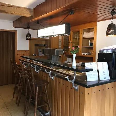 Penzion Landgasthof Zum Dorfkrug Schoneberg (Altenkirchen)