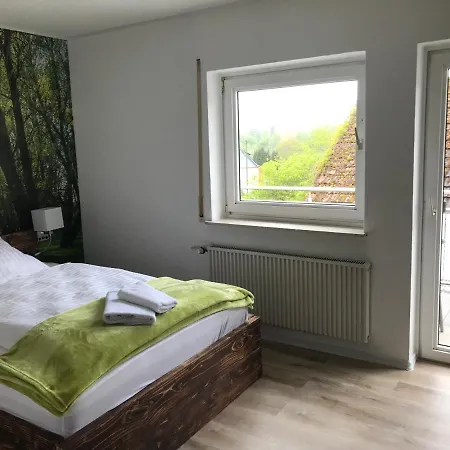 Landgasthof Zum Dorfkrug * Schoneberg (Altenkirchen)