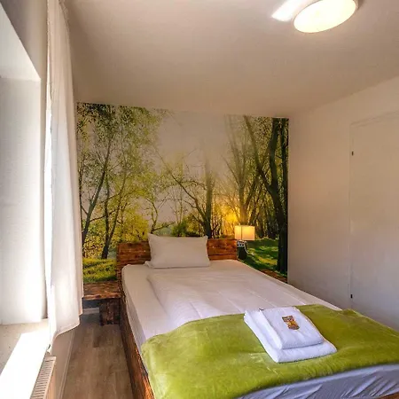 Landgasthof Zum Dorfkrug * Schoneberg (Altenkirchen)