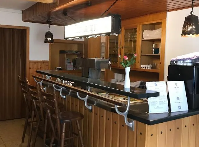 宾馆 Landgasthof Zum Dorfkrug Schoneberg (Altenkirchen)