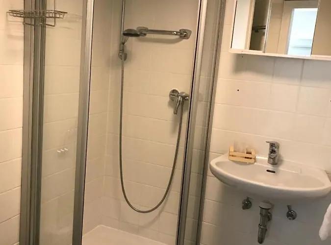 Landgasthof Zum Dorfkrug Estalagem Schoneberg (Altenkirchen)